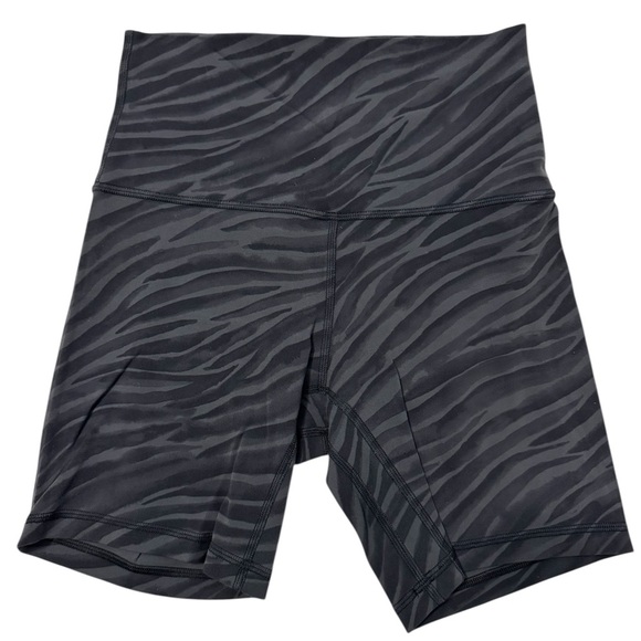 Lululemon Align Short 6" in Le Tigre Camo Deep Coal Multi - Picture 4 of 6